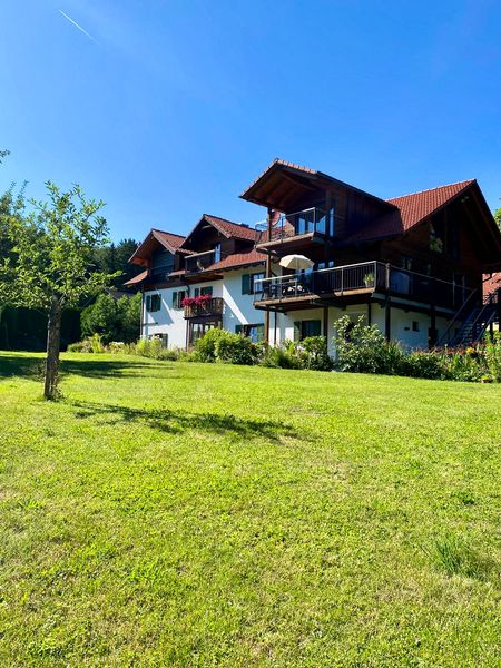 Exklusive 2,5-Zimmer-Wohnung in Top-Lage in Feldafing am Starnberger See!